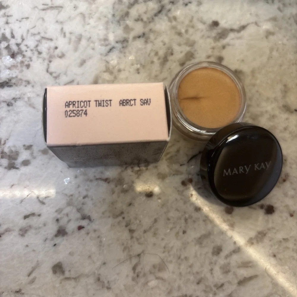 Mary Kay Cream Eye Color Apricot Twist‎ 025874 New In Box